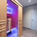 Le Refuge - 10 People, Charming Renovated Tatil Evi Manhay