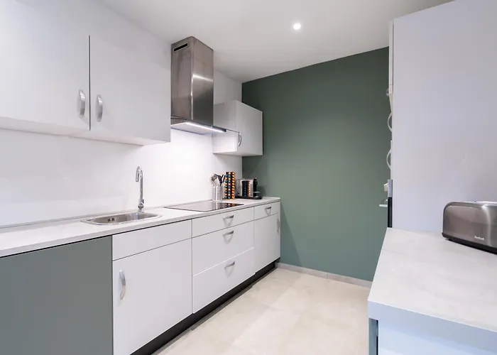 Le Refuge - 10 People, Charming Renovated Hébergement de vacances Manhay